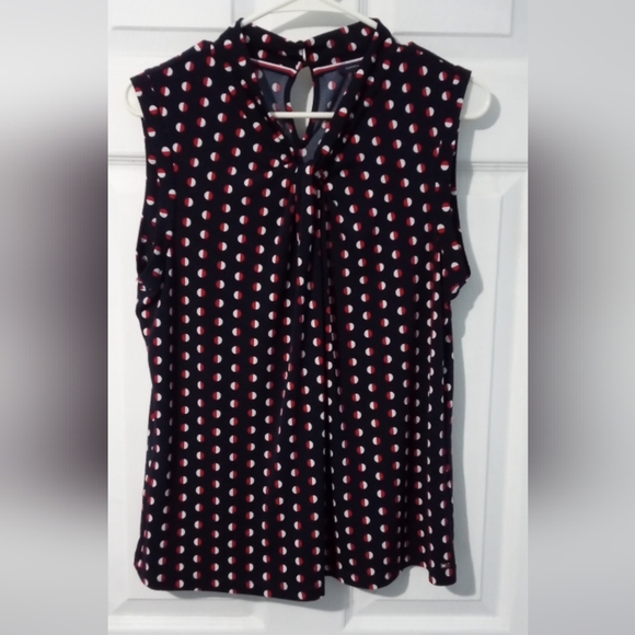 Tommy Hilfiger NWOT Black Sleeveless Blouse with Red and White Polka Dots - Picture 1 of 4